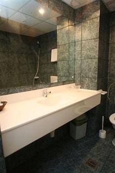 Trei Brazi Hotel 3*